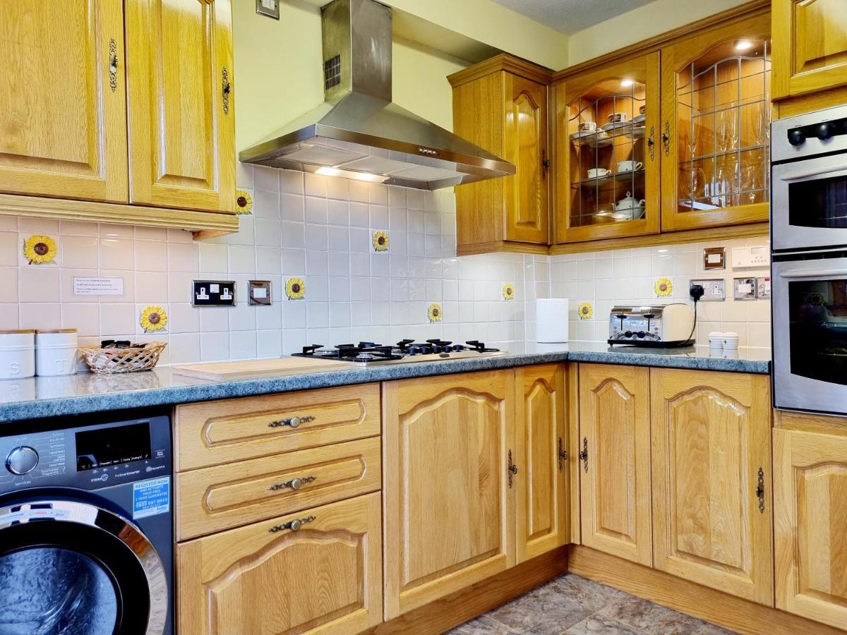 Inverness City 3 Bedroom House Free Parking Dış mekan fotoğraf